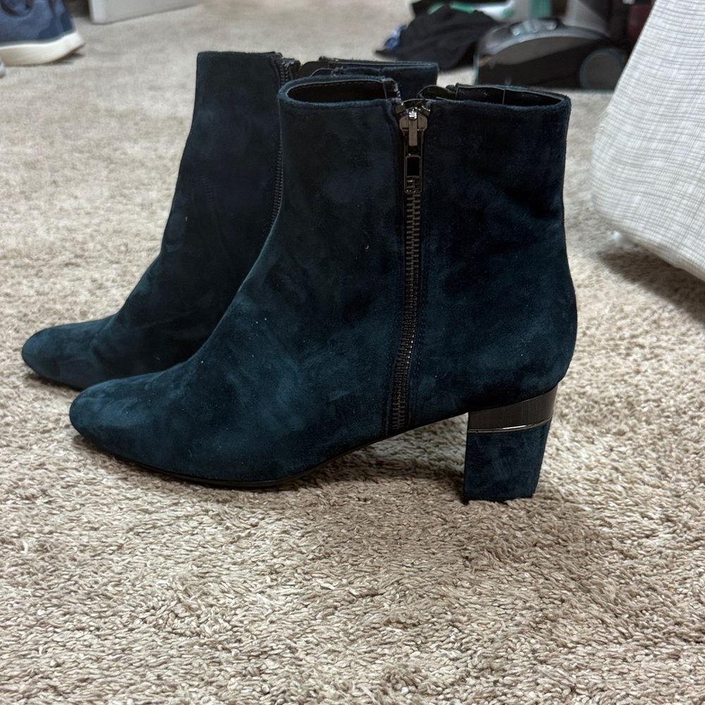 Van Eli Dark Blue Ankle Booties